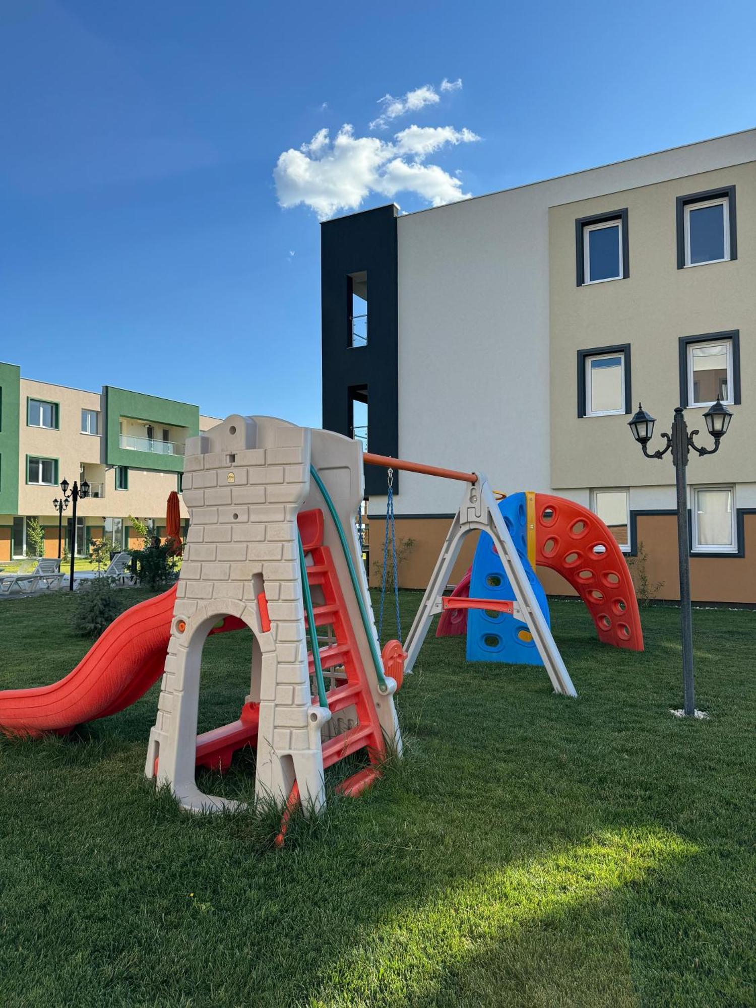Libertatii Gardens Poolside Airport&Therme Otopeni Zewnętrze zdjęcie