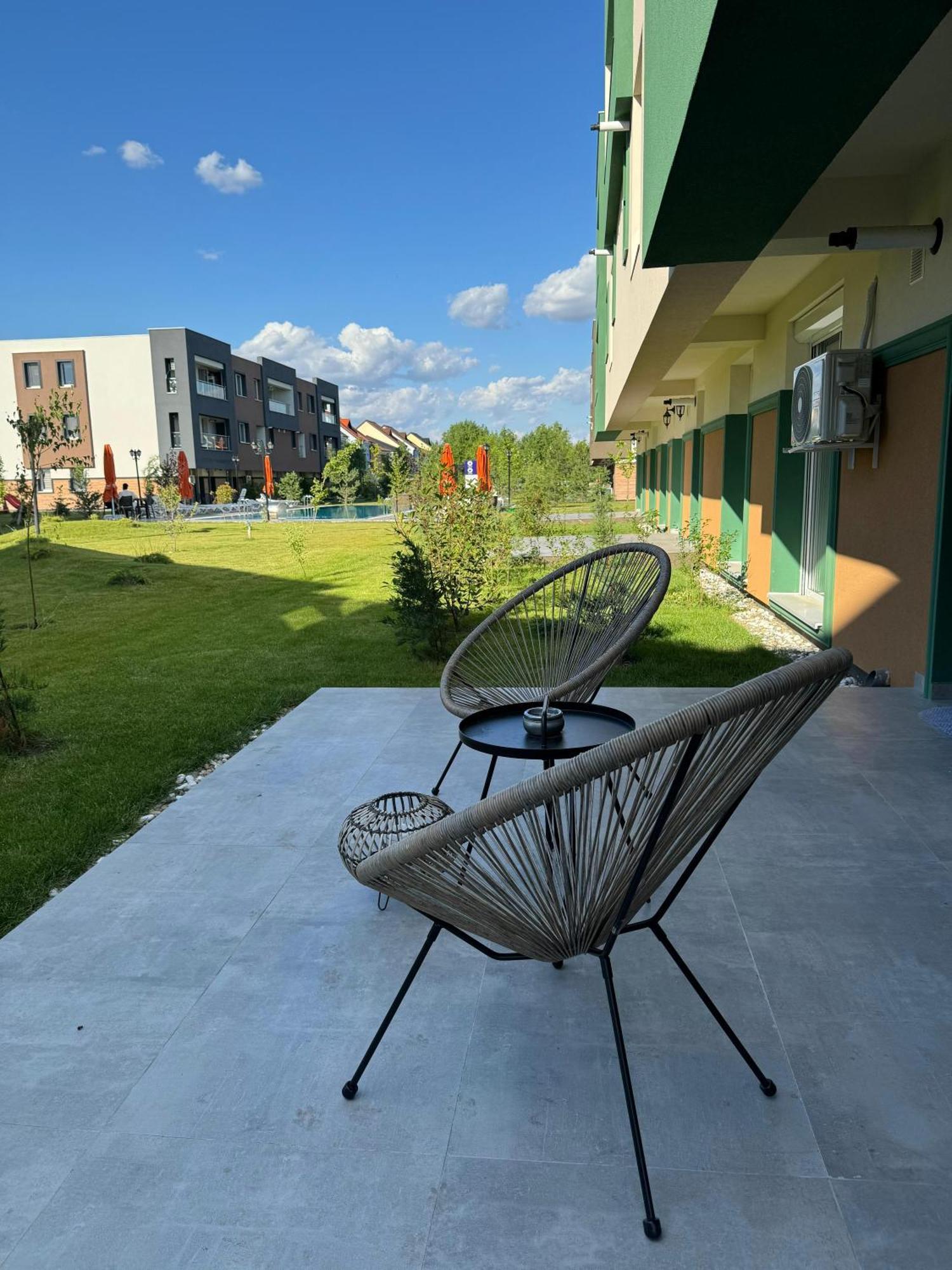 Libertatii Gardens Poolside Airport&Therme Otopeni Zewnętrze zdjęcie